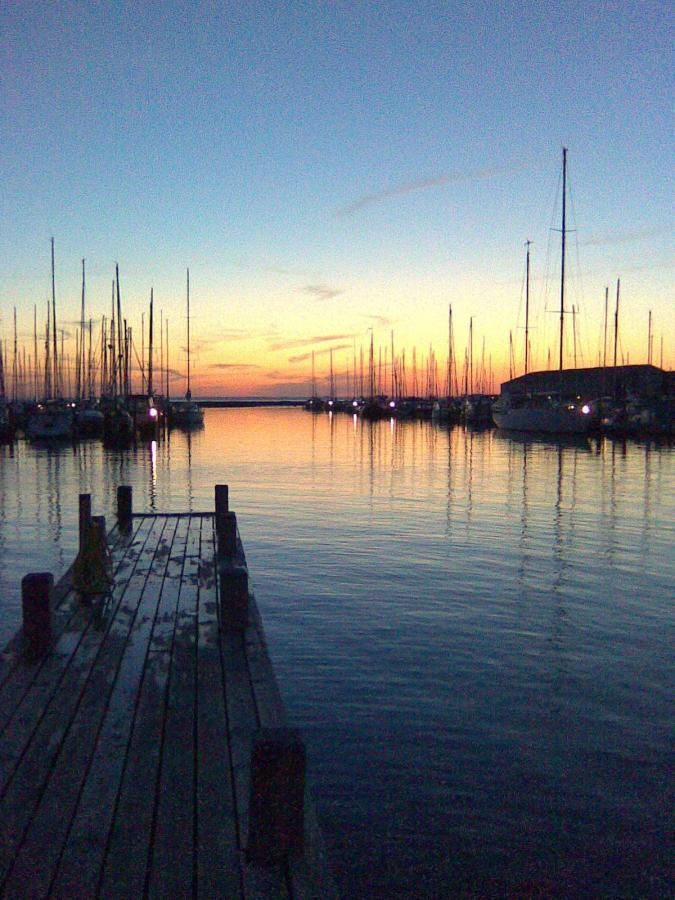 Bogense Havn En Stille Sommeraften